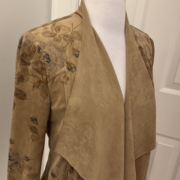 Kut From The Kloth Tayanita Faux Suede Floral Jacket - Picture 6 of 8